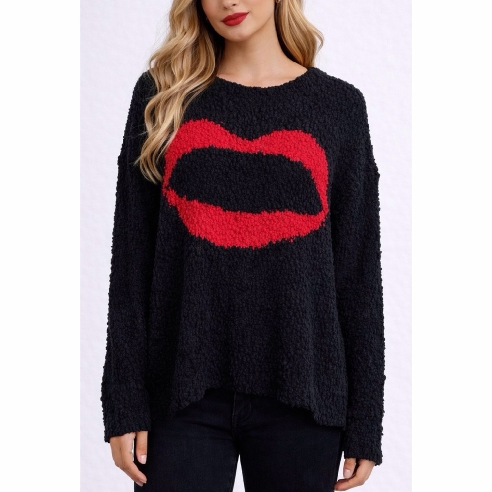POL • Black/Red Lips Long Sleeve Oversized Popcorn Knit Sweater, S